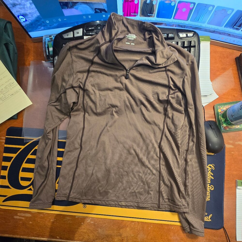 Columbia Women's Athletic top Titanium 1/4 Zip Shirt